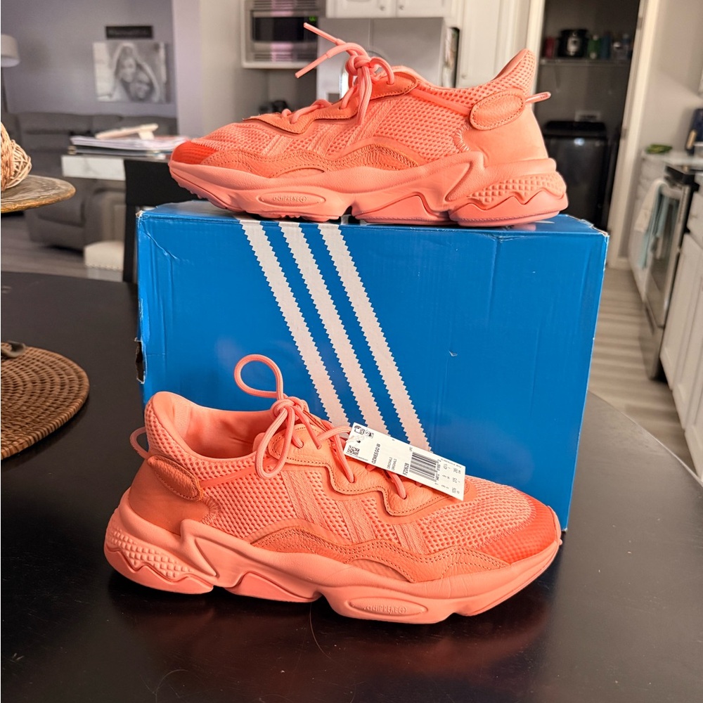 Adidas OZWEEGO W Coral Sneakers